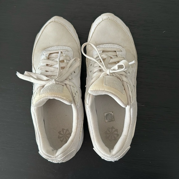 Nike air max white sneakers women size 9 - Picture 1 of 2